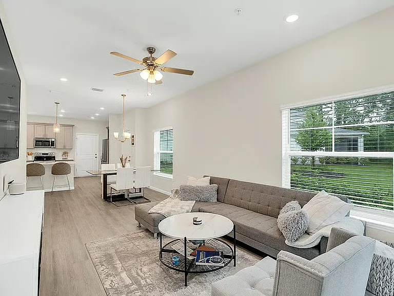 2964 Oak Park Way #D — Photo 3