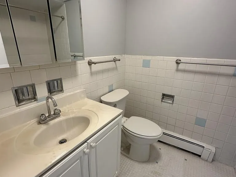 8644 Skokie Blvd #201 — Photo 8