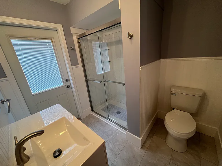 4647 Memorial Hwy — Photo 8
