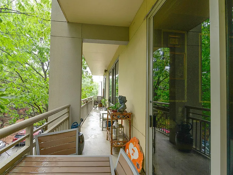 701 Royal Ct #306 — Photo 37