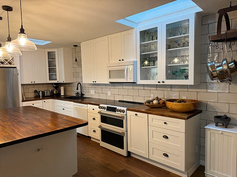 440 Towne Park Trl — Photo 3