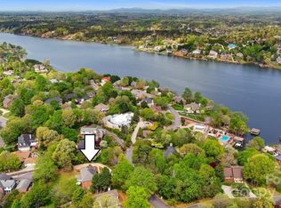 415 44th Avenue Dr NW, Hickory, NC 28601