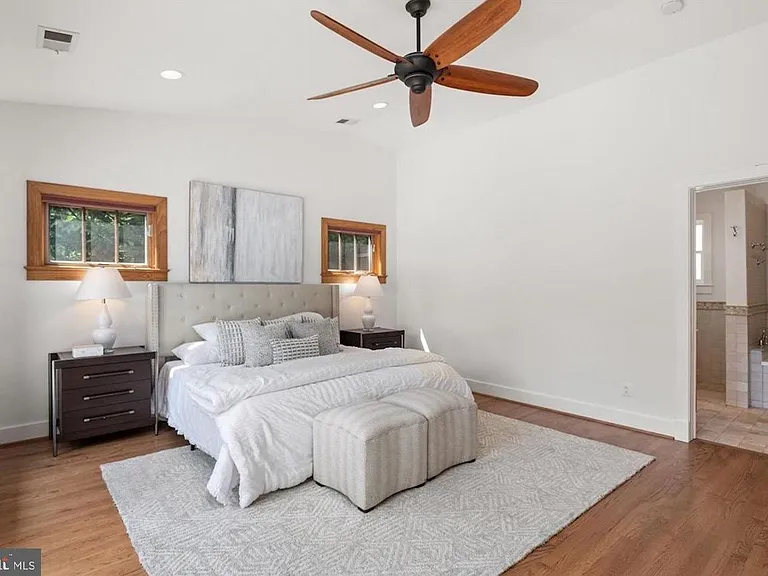 4304 Chestnut St — Photo 17