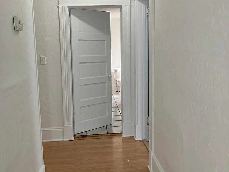 136 King St #B — Photo 6