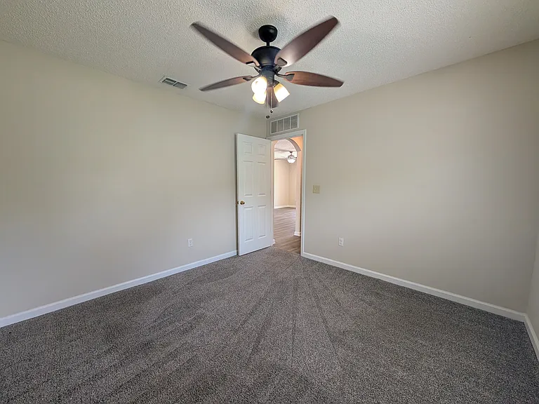 127 Plantation Point Dr — Photo 10