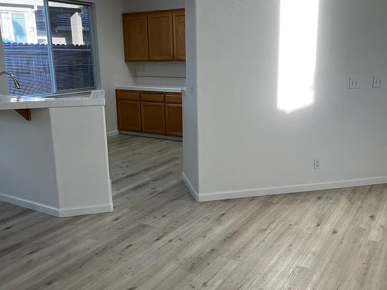 525 Wicklow Dr — Photo 35