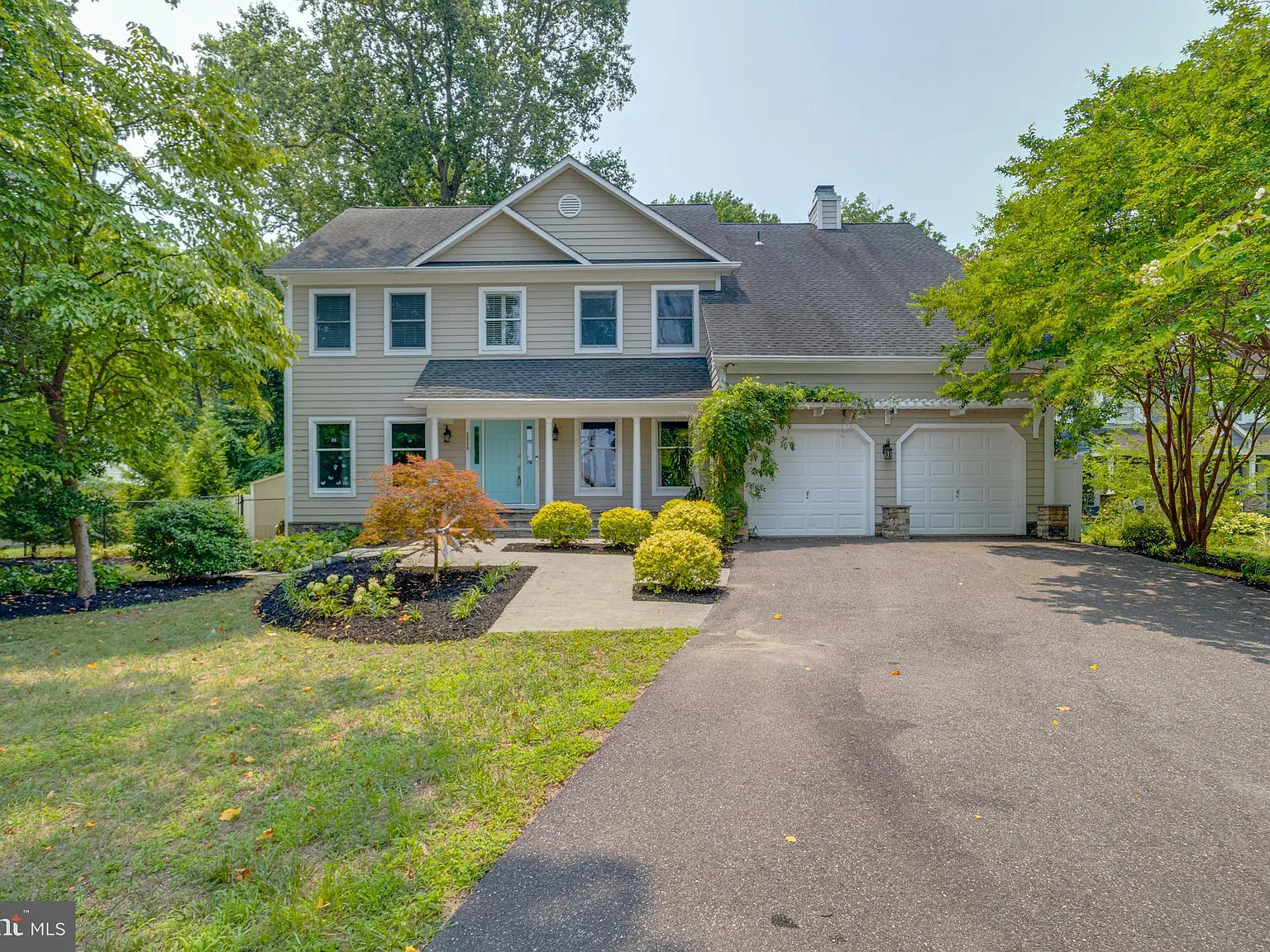 6 bed, 5.0 bath, 4397 sqft, $6,200 — Photo 2