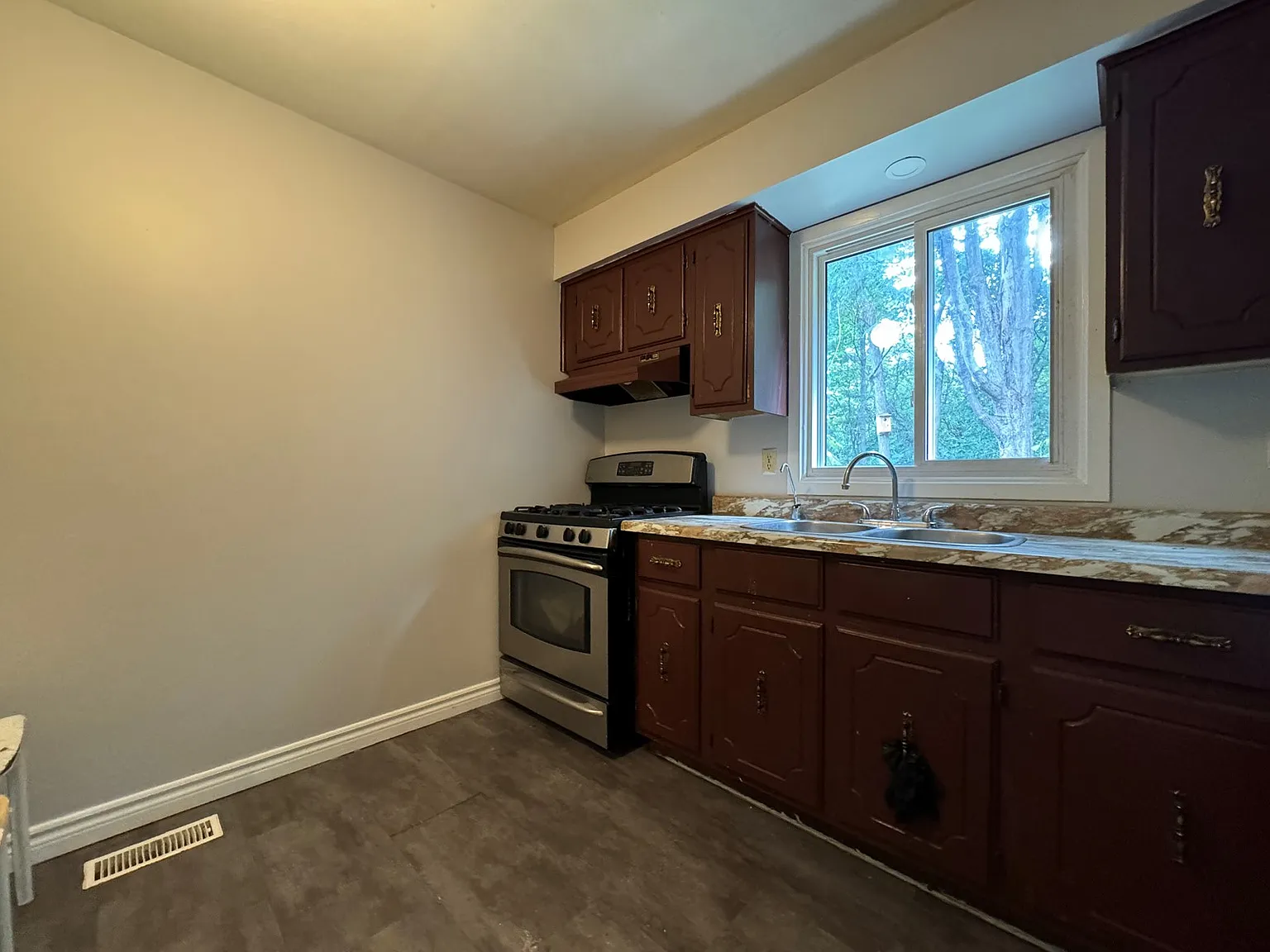 100 Bluevale Street North Waterloo — Photo 4