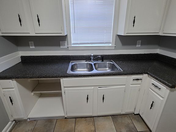 5th image of 3119 Chandler St