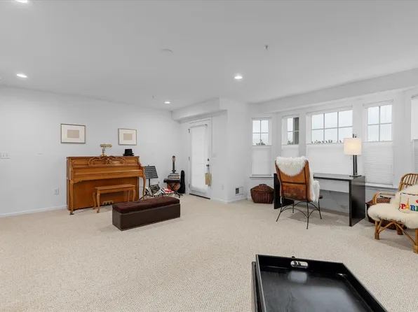 27 Creekside Court image 33 of 37