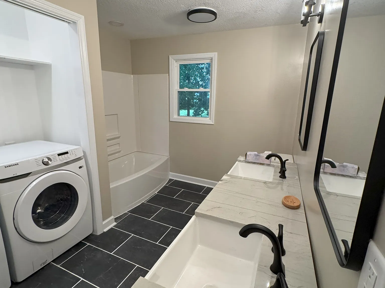 3 bed, 1740 sqft, $1,700 — Photo 2