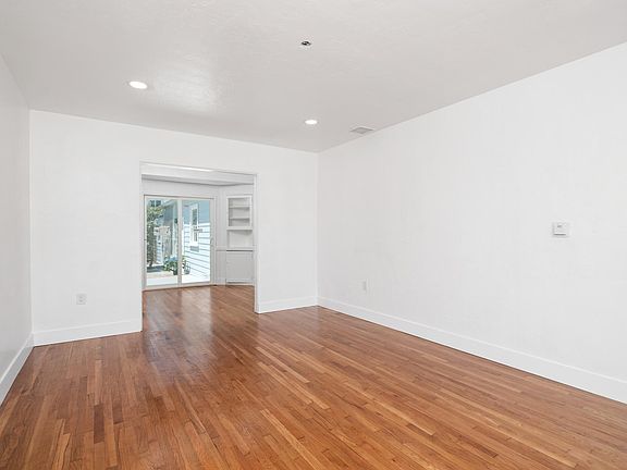 4th image of 3033-37 Oliphant St