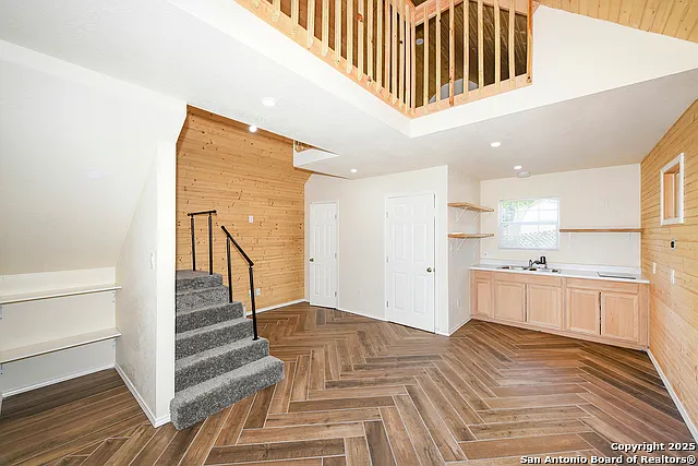 222 Highview Dr — Photo 4