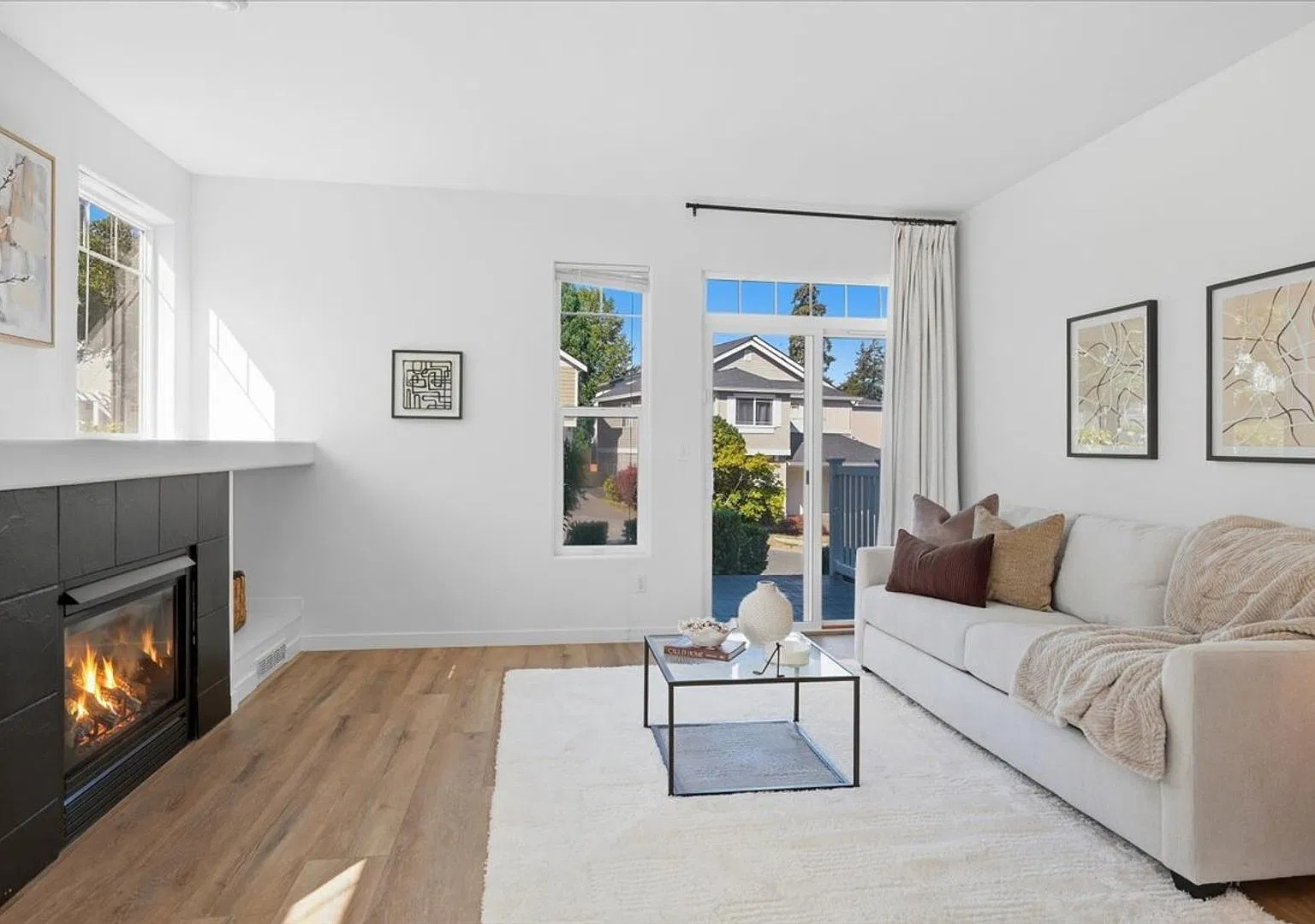 2Bd/1.5Ba Lynnwood Townhome — Photo 3
