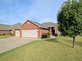 3216 Woodstock Rd, Moore, OK 73160