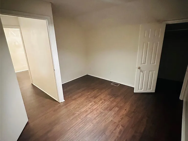 2401 Leon St #307 — Photo 17
