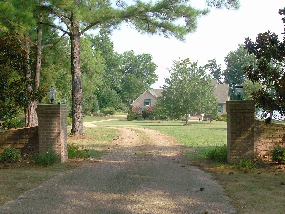 2nd image of 119 Moone Dr