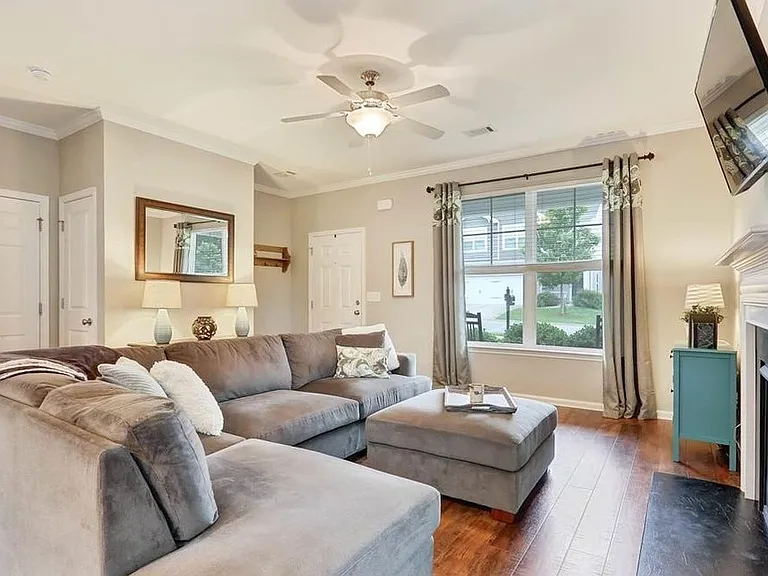246 Rivers Edge Cir — Photo 2