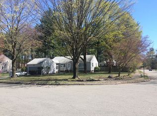 17 Keniston Rd, Lynnfield, MA 01940