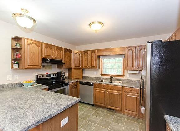 3rd image of 3978 Stoney Creek Dr