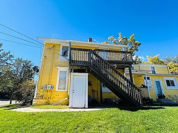 2 bed, 750 sqft, $1,100 — Photo 1