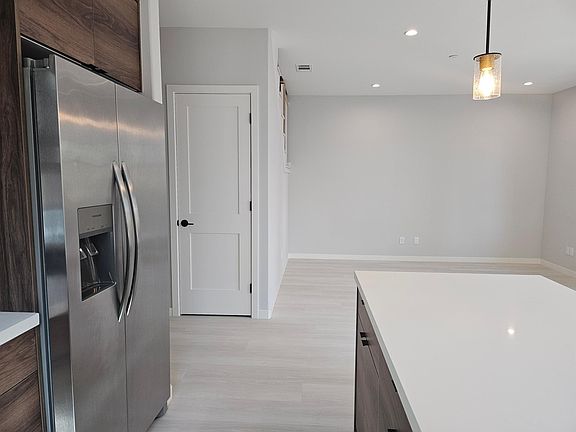 4th image of 978 Bonita Ave