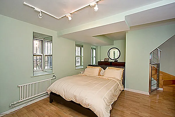 Sold by Fenwick Keats Real Estate | media 6