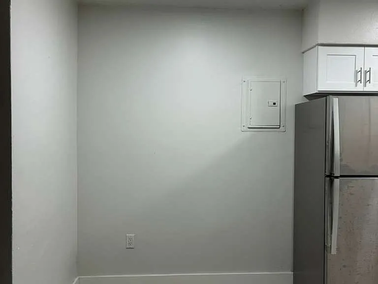310 NE 78th St #3 — Photo 3