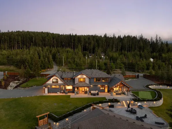 2833 Woodcroft Pl, Cowichan Valley, BC V8H 2E4