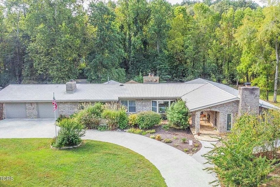 1st image of 104 Grigsby Hollow Rd