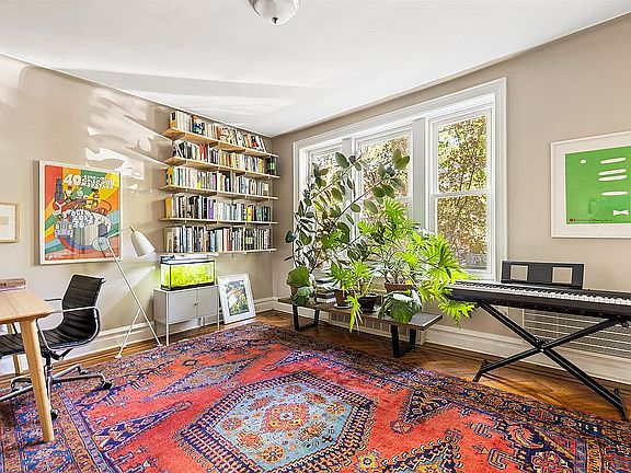 2nd image of 190 Terrace Pl