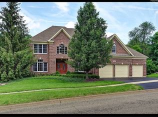 820 Bridle Ln, Cary, IL 60013