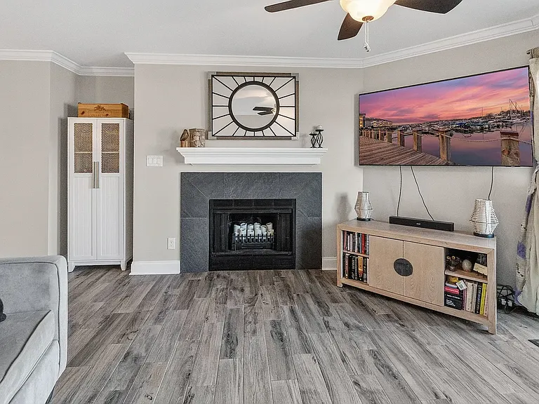 18695 Vineyard Point Ln — Photo 7