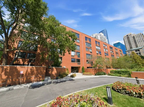 (undisclosed Address), Chicago, IL 60605