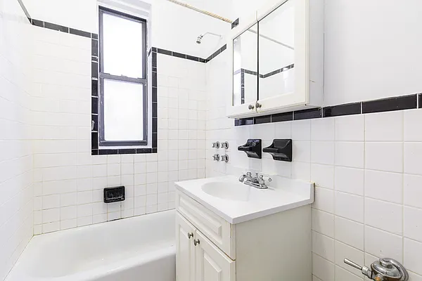 Rented by MNS | media 5