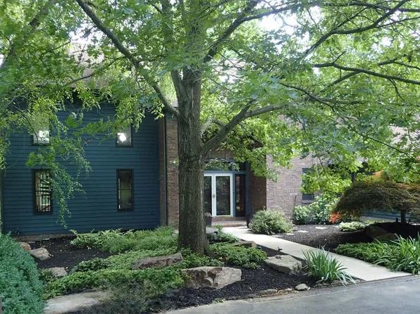 4065 Deerhill Dr, York, PA 17406