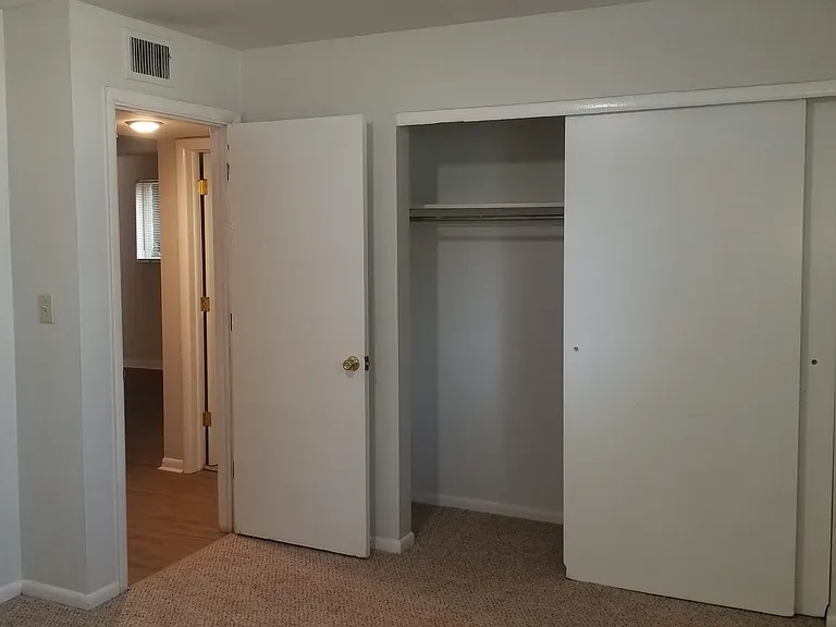 220 E. Lane Ave. — Photo 58