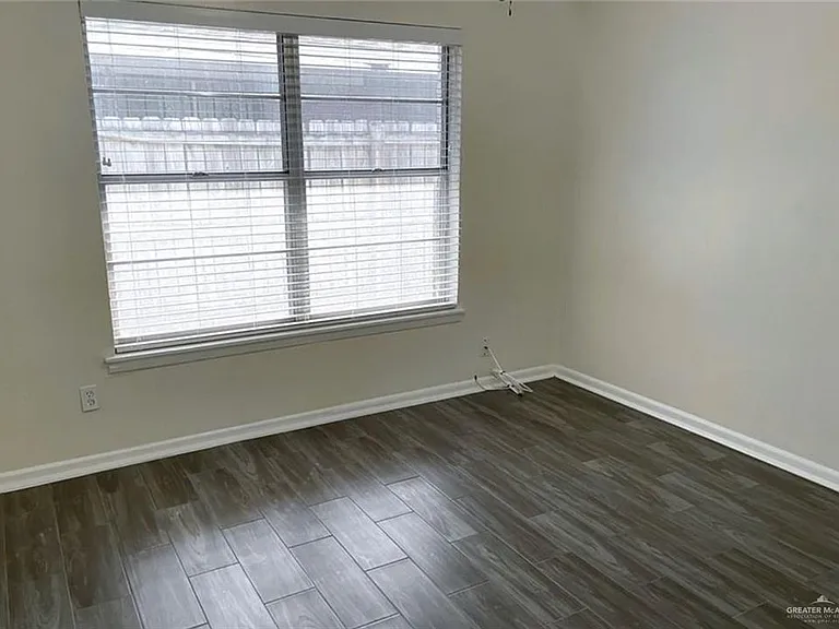 920 S 14th Ave — Photo 11