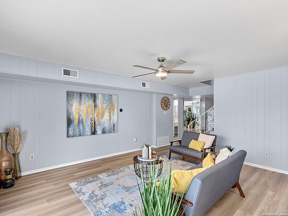 3rd image of 515 SONNET DR