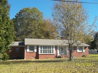 208 S Jones Ave, Louisville, MS 39339
