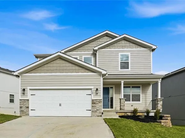 708 Glenn Cir, Raymore, MO 64083