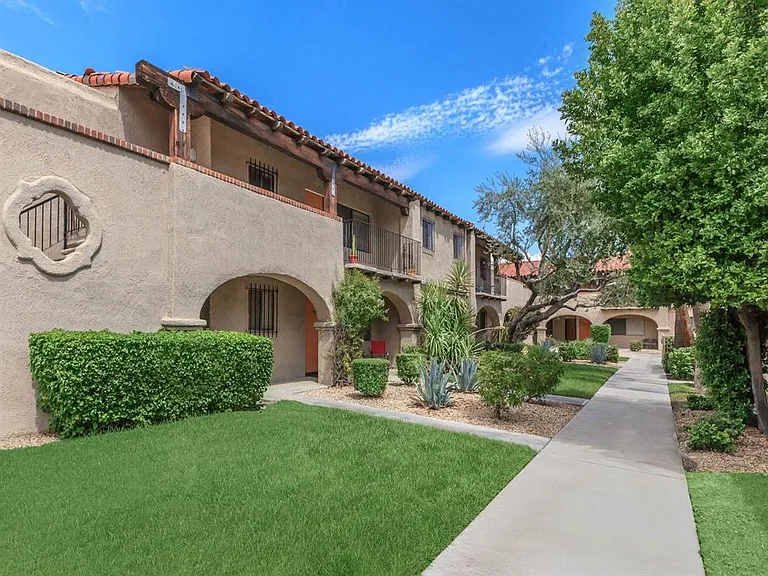San Jacinto RC Apartments — Photo 39