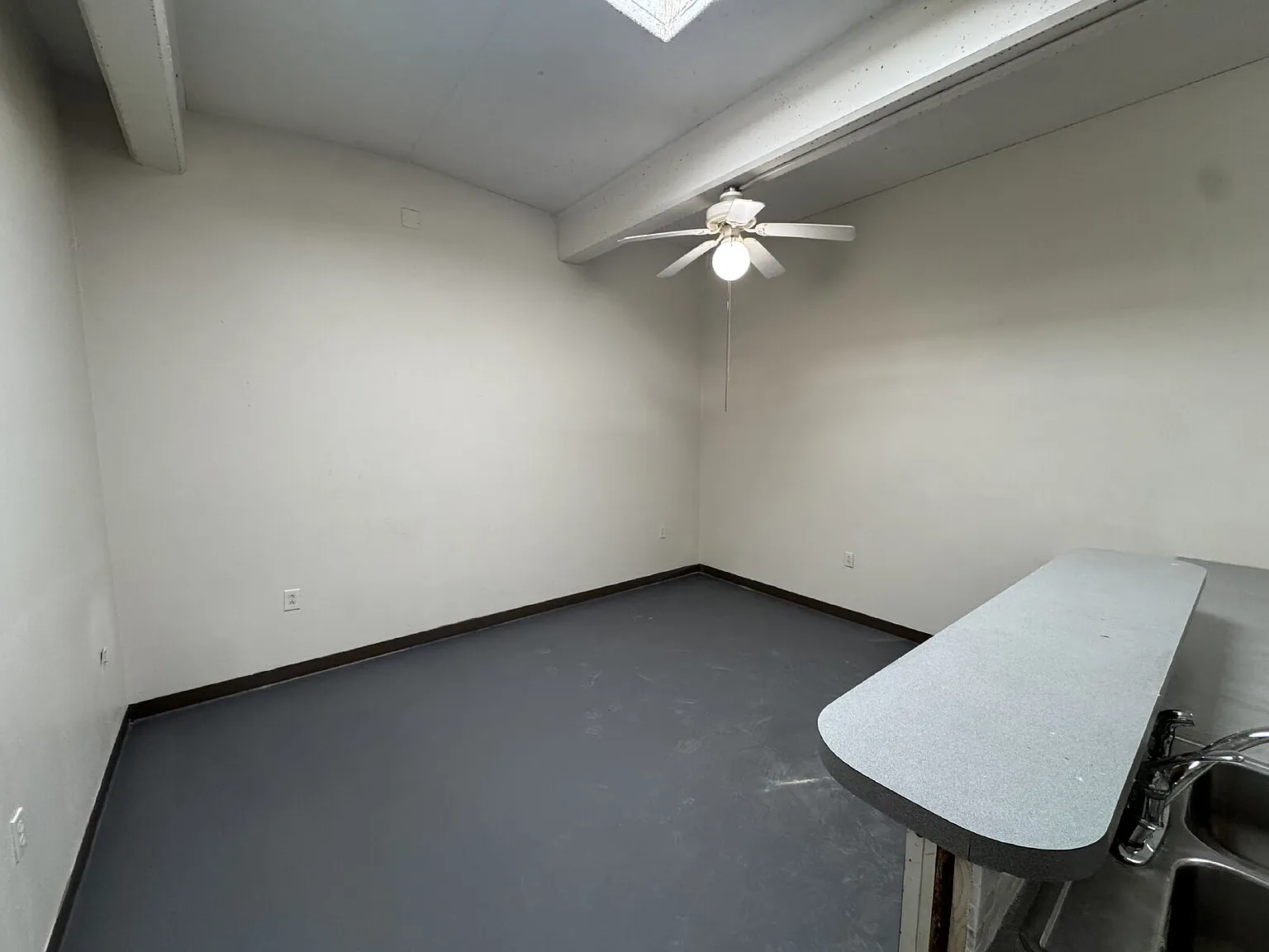 1 bed, 1.0 bath, 600 sqft, $600 — Photo 2