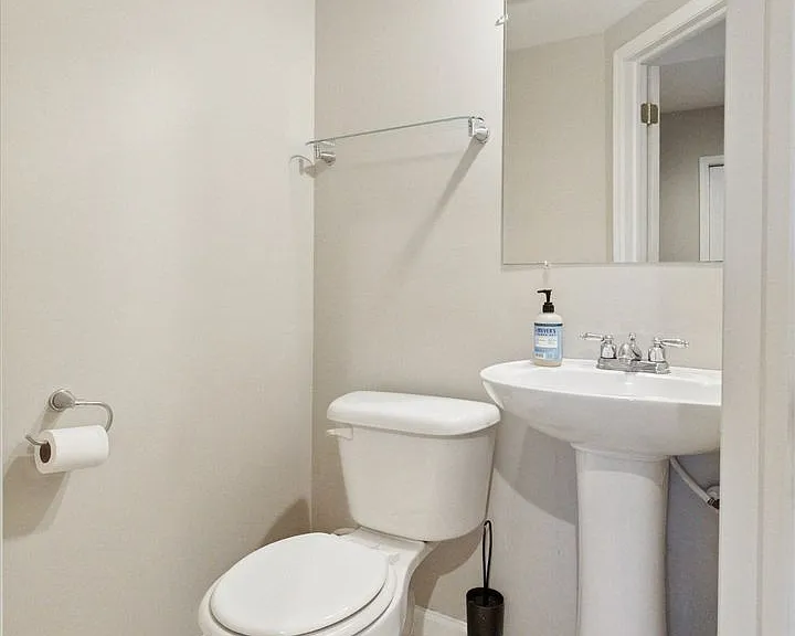 412 Heckle St — Photo 6
