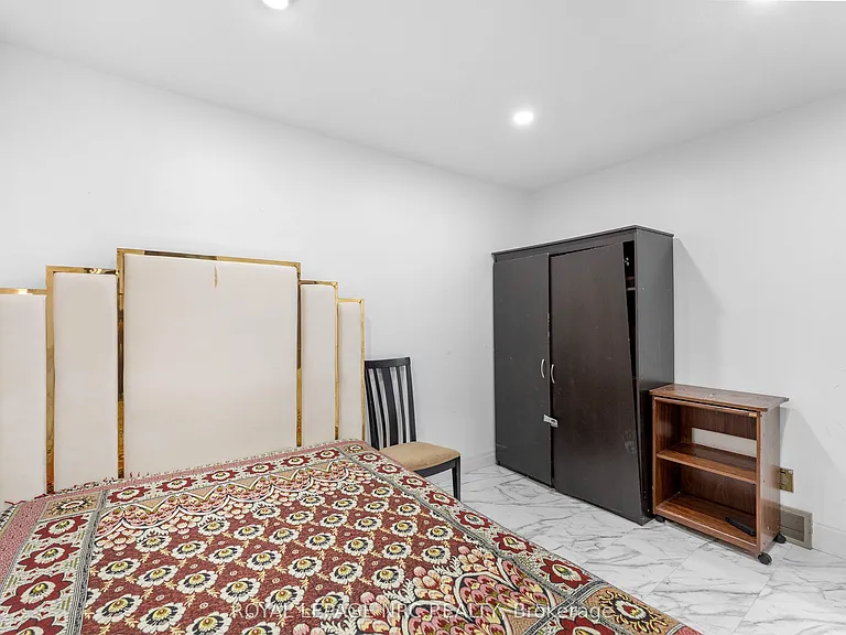 35 Eugene St — Photo 22