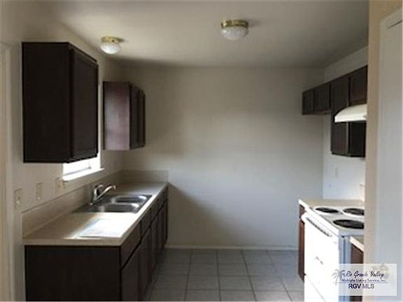 2nd image of 3556 Montclair St