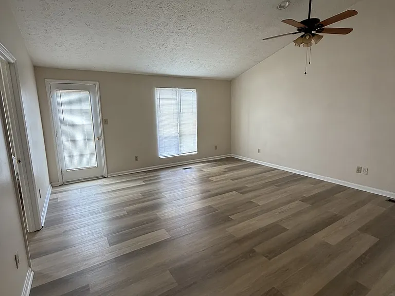 311 Leisure Lake Dr — Photo 9