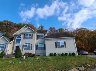1 Upper Plateau Dr, Vernon, NJ 07462