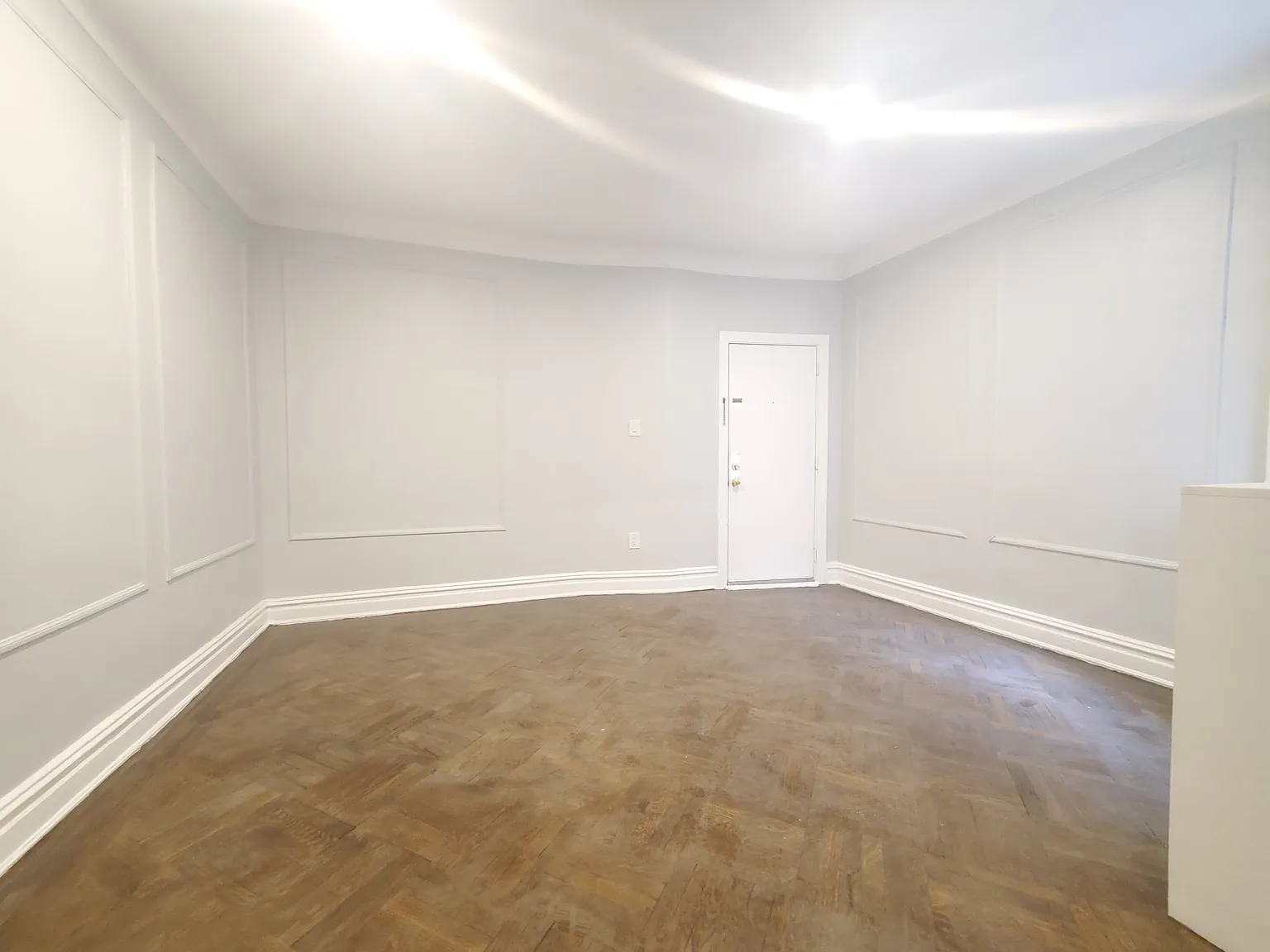 2 bed, 800 sqft, $2,400 — Photo 3