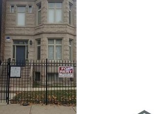 6733 S Eberhart Ave, Chicago, IL 60637